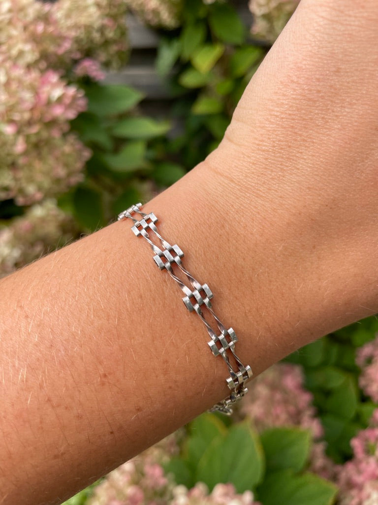 Gate Bracelet