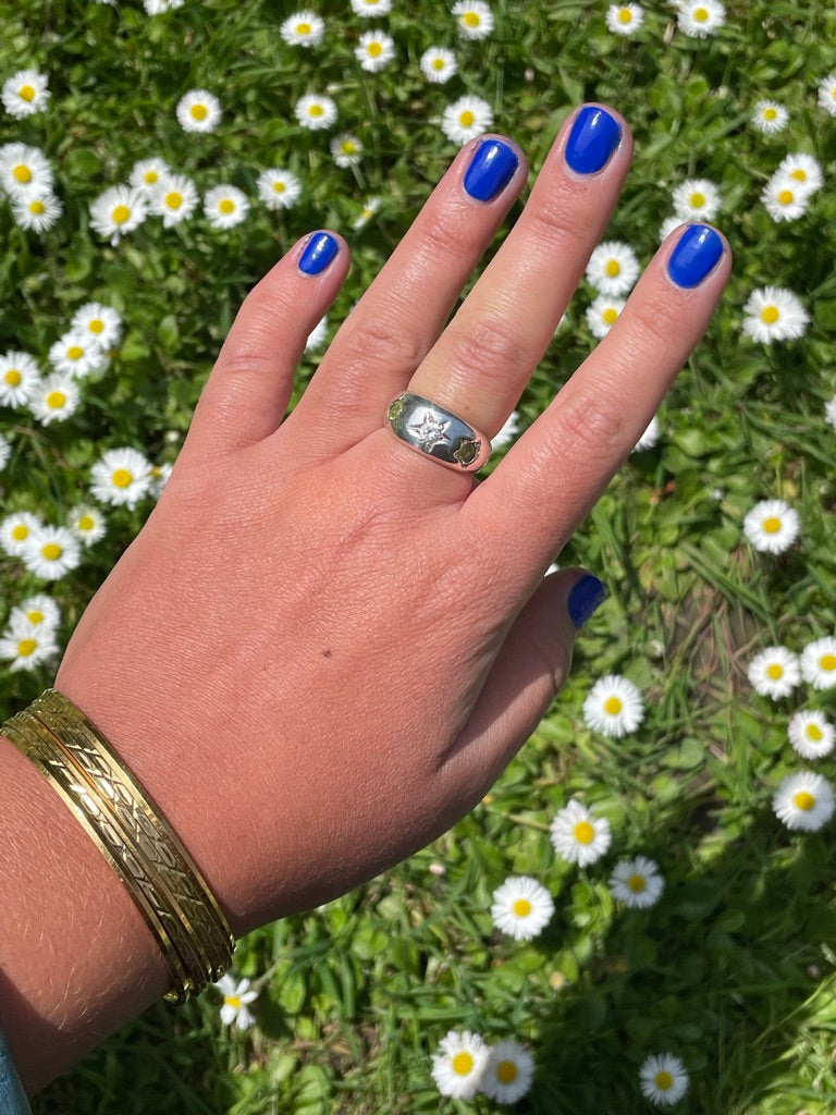 CHUNKY Peridot Starburst Ring