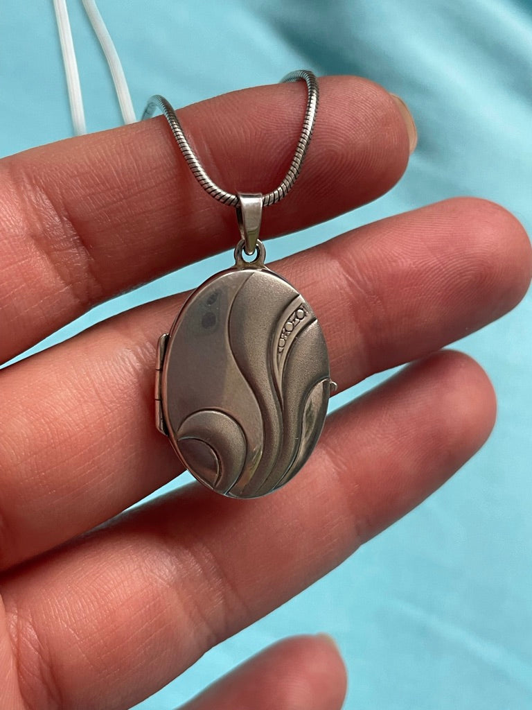 Oval Swirl Locket