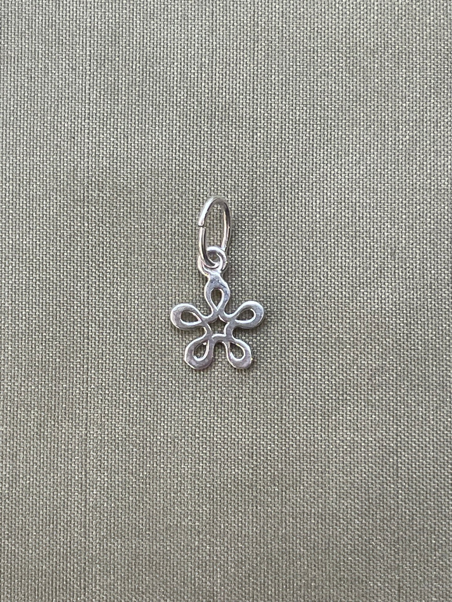 Itsy Bitsy Flower Charm