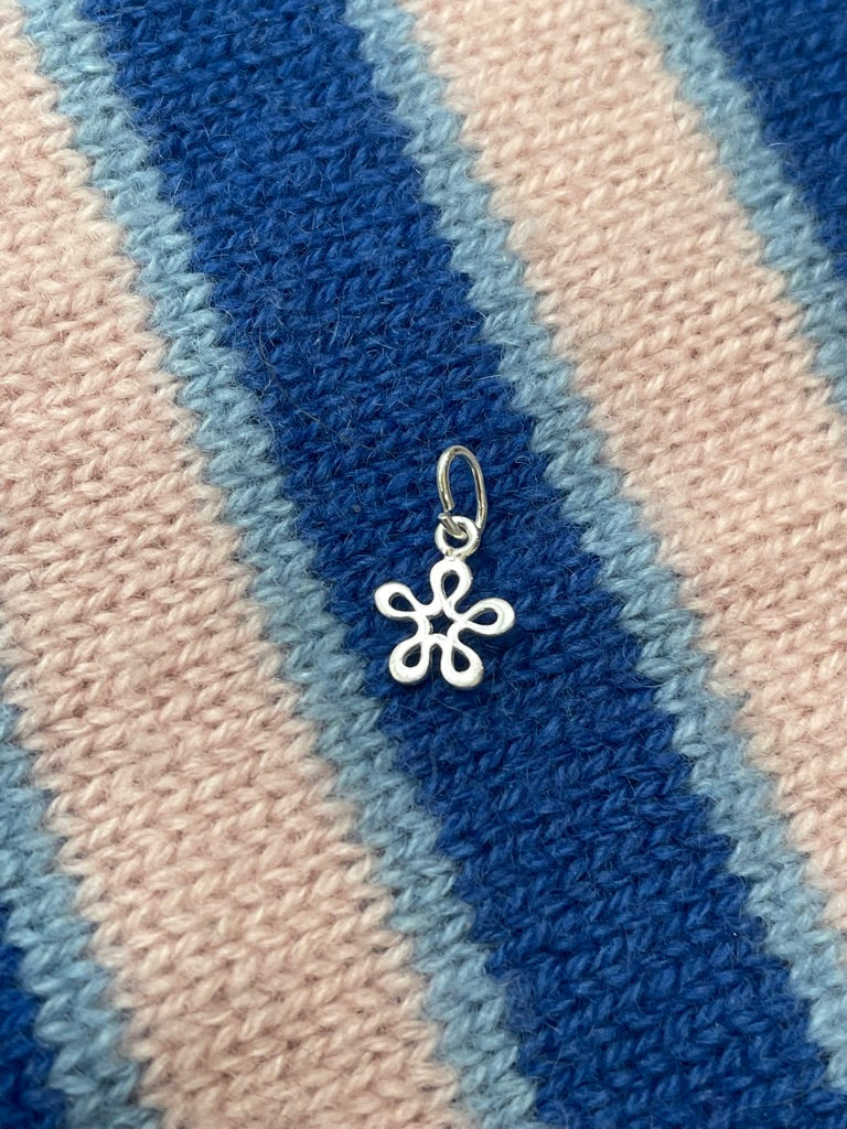 Itsy Bitsy Flower Charm