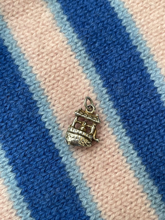 Teeny Wishing Well Charm