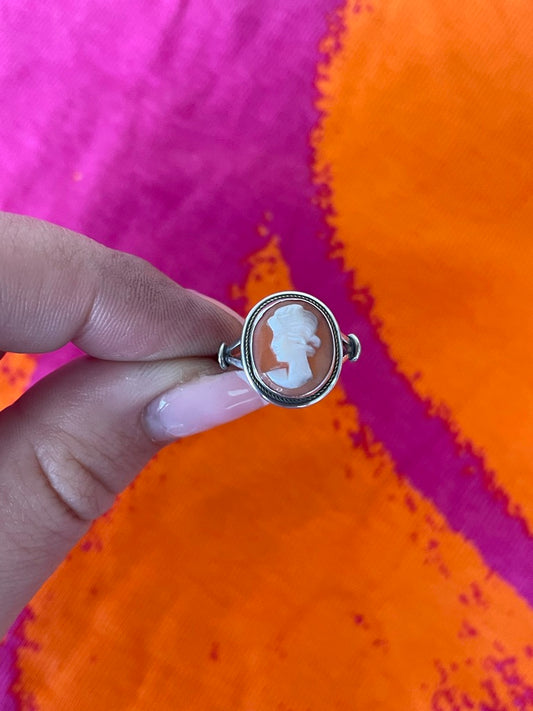 Classic Cameo Ring