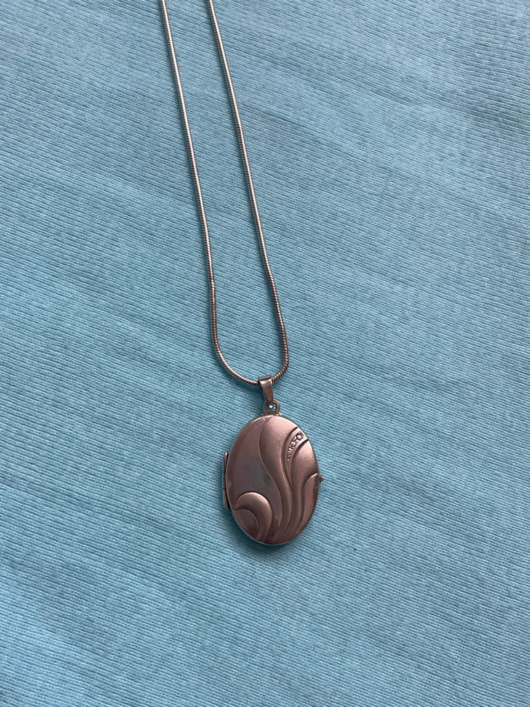 Oval Swirl Locket