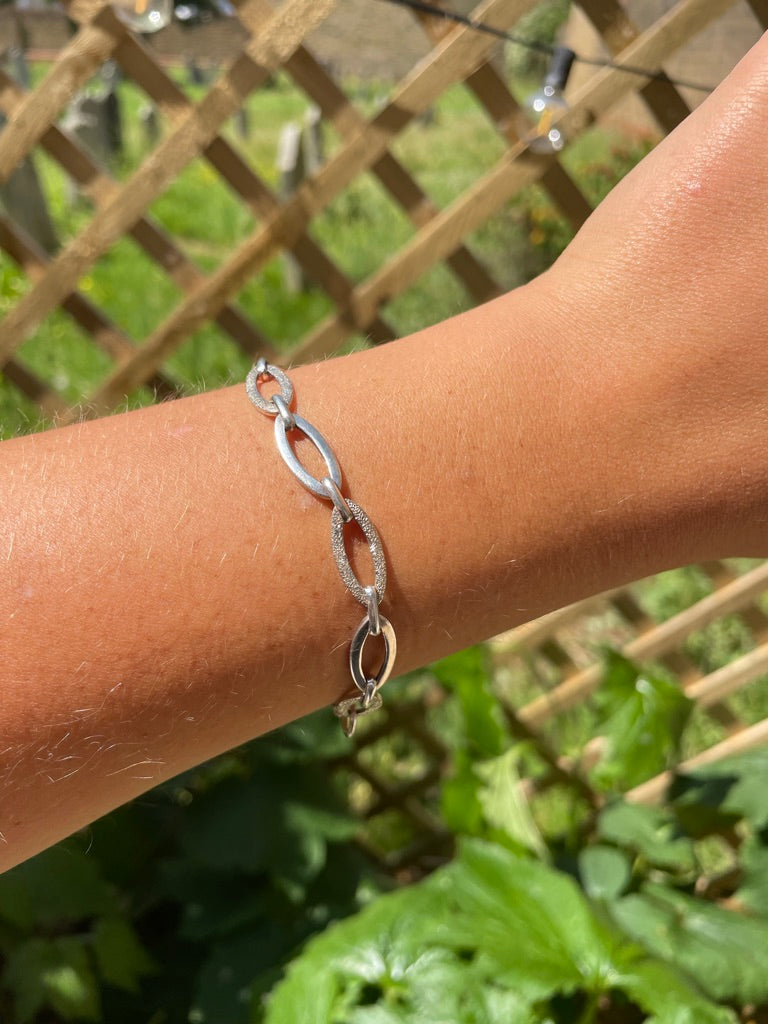 Eye Shape Link Bracelet