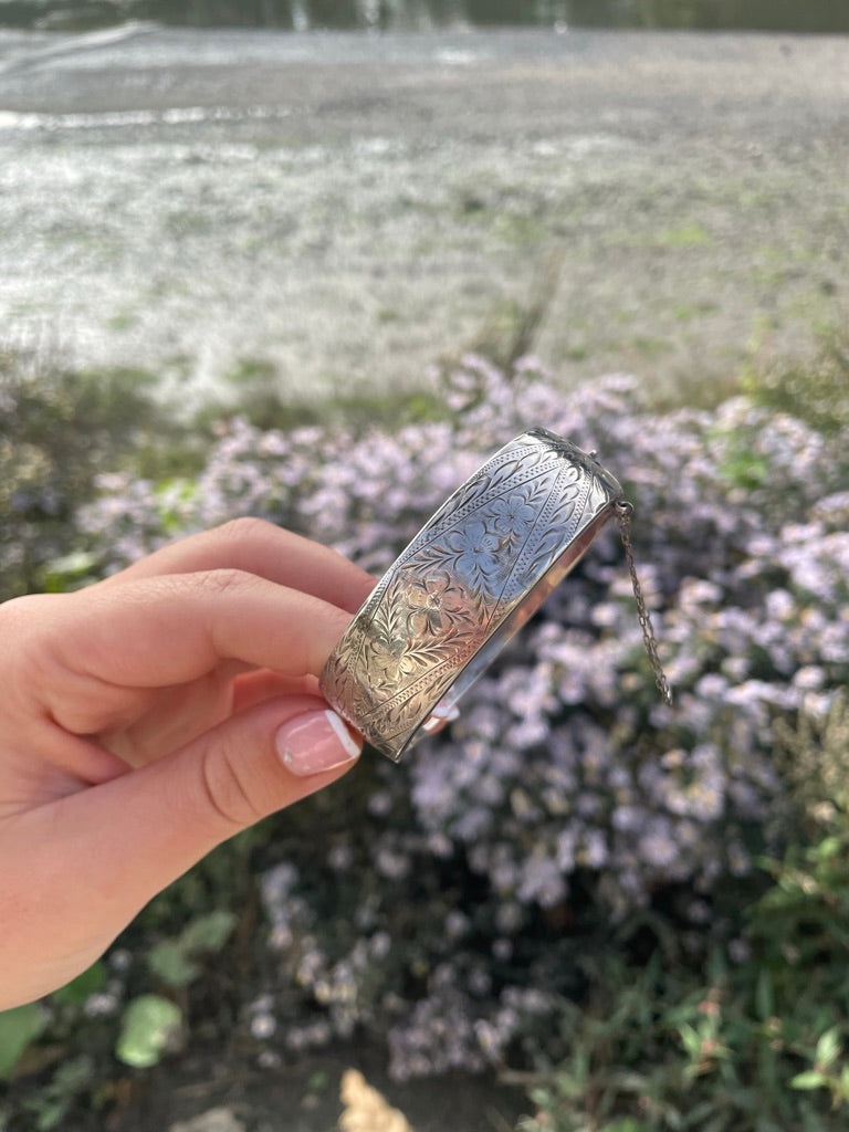 CHUNKY graved Bangle