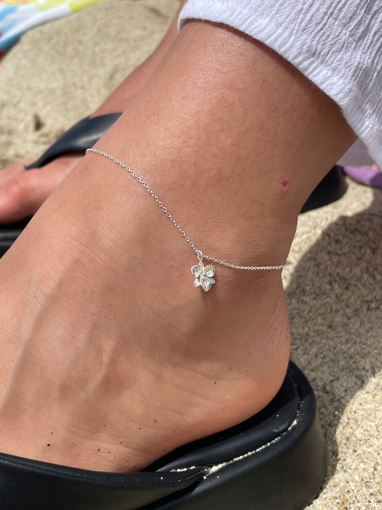 Single Hibiscus Anklet