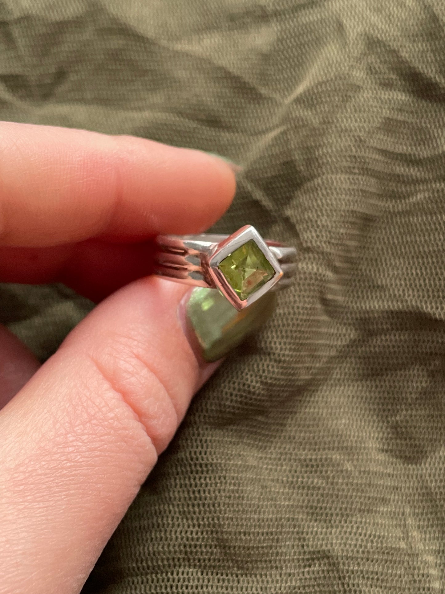 Ribbed Peridot Ring