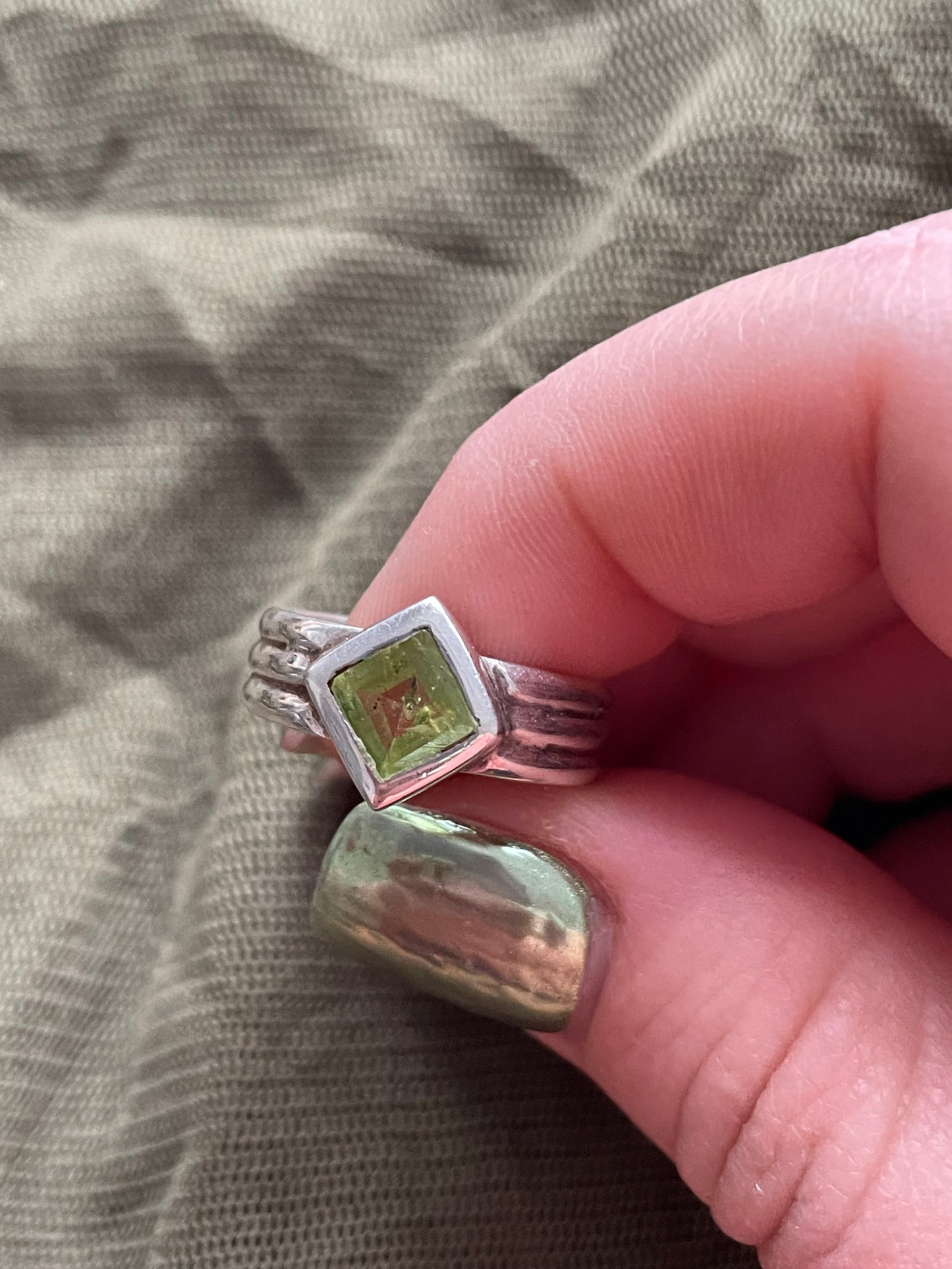 Ribbed Peridot Ring